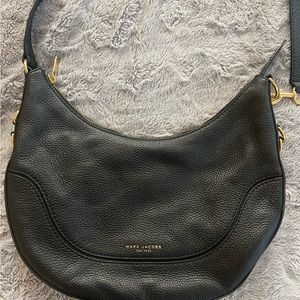 💯 Authentic Black Leather Marc Jacobs Crossbody Bag